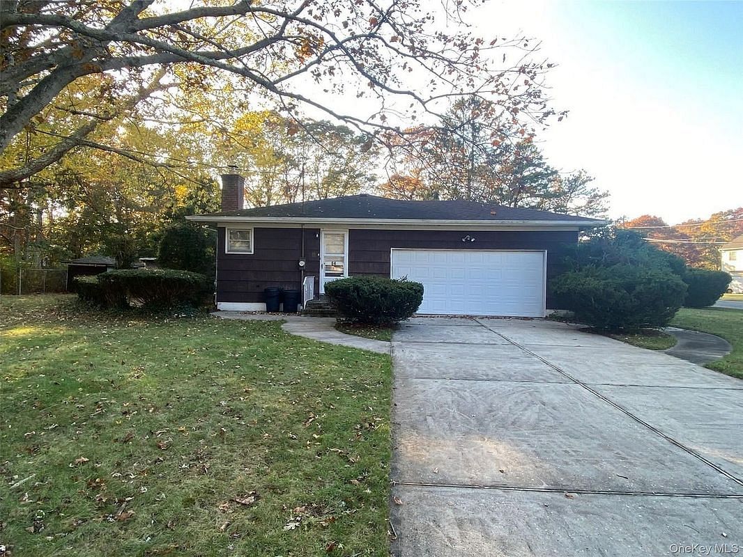 Image 1 of 6 for 64 Lincoln Avenue in Long Island, Brookhaven, NY, 11951