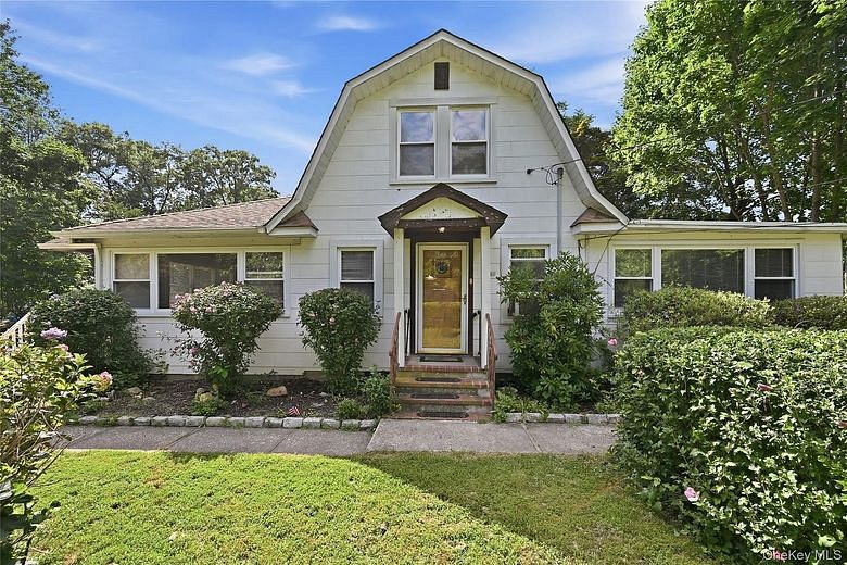 64 Satinwood Road