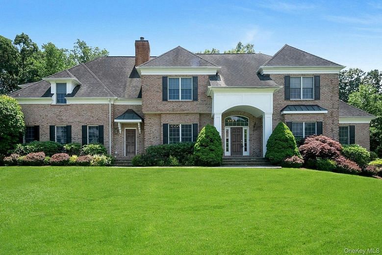 64 Stonewall Circle