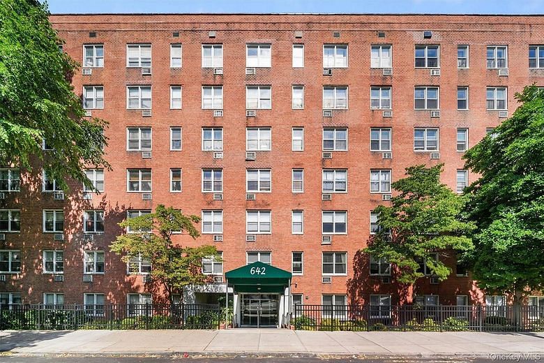 642 Locust Street #4H