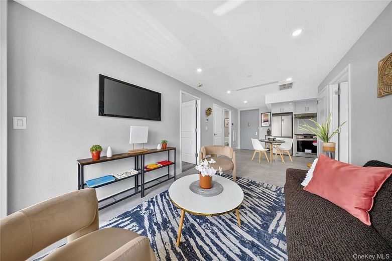 643 5th Avenue #6D
