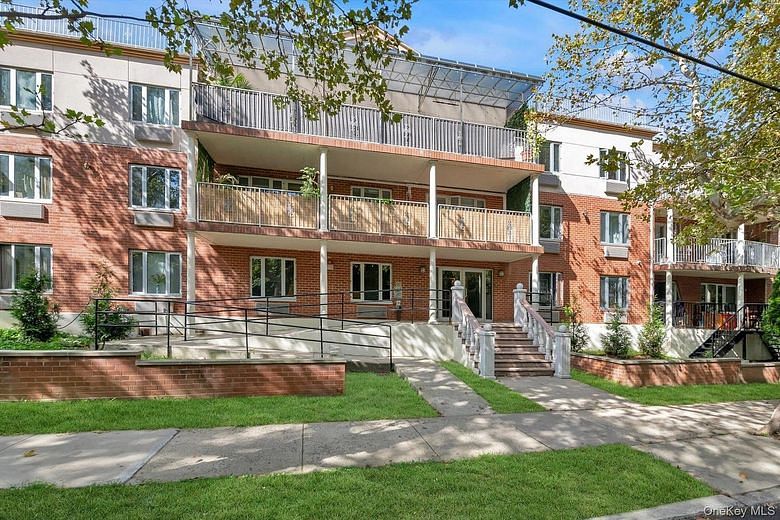 6434 Grand Central Parkway #3G