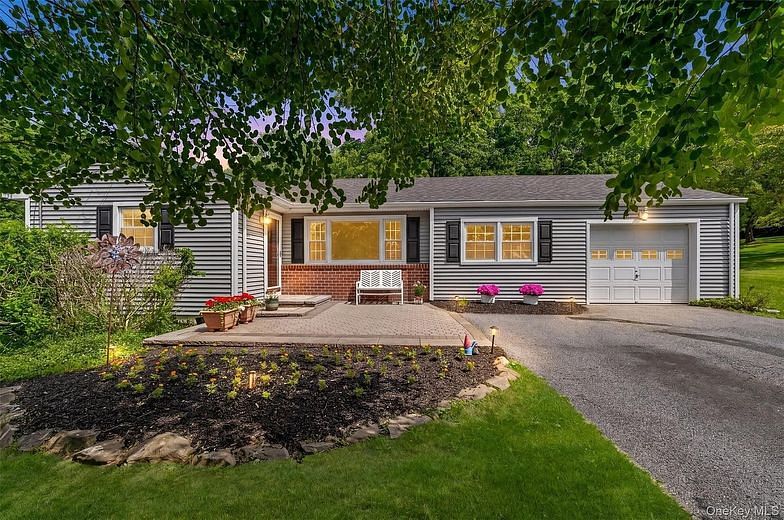 644 Sharon Lane