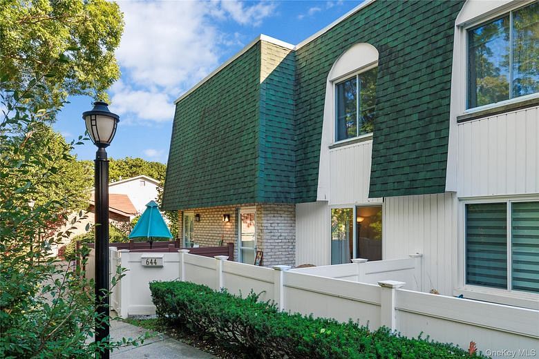 644 W End Drive