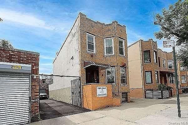 6456 Woodbine Street