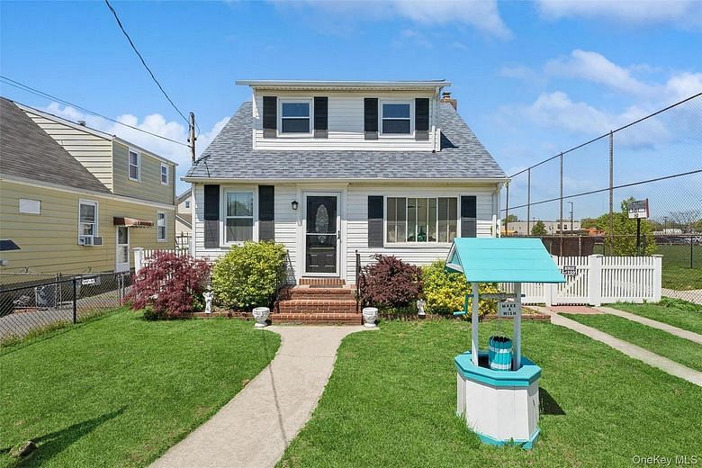 646 Benris Avenue