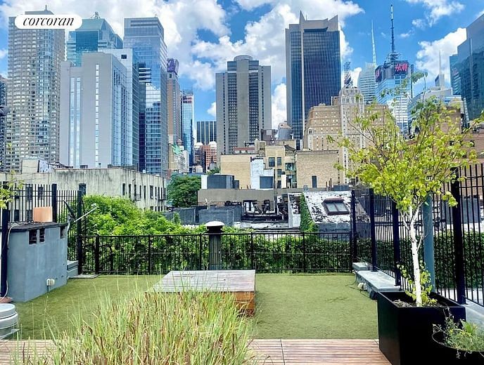 646 Ninth Avenue #3RN