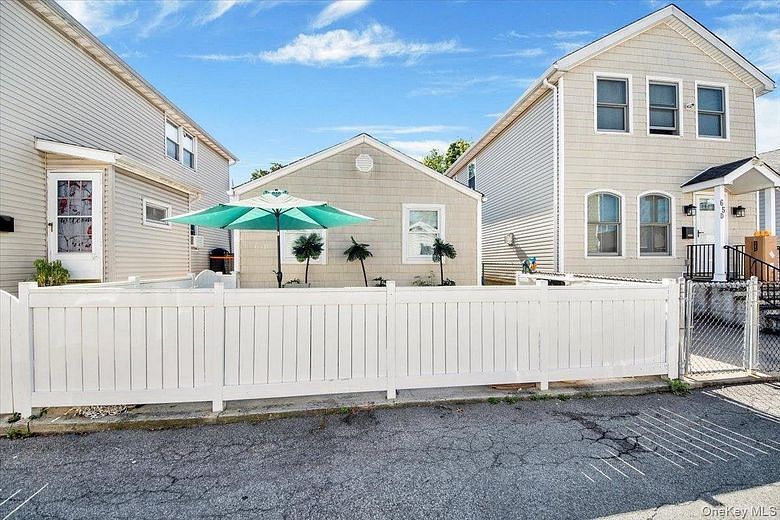 64D Edgewater Park #64D