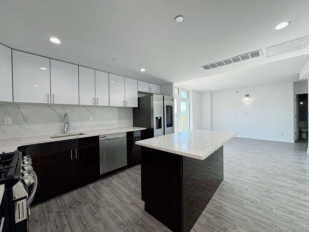 Image 1 of 9 for 65-18 Austin Street #8H in Queens, Rego Park, NY, 11374