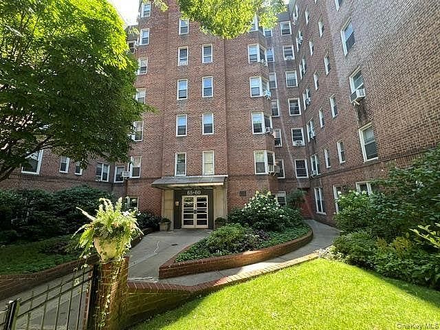 65-60 Wetherole Street Rego Park, NY 11374 #5-J
