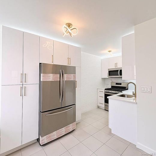 65-70 Booth Street #5E