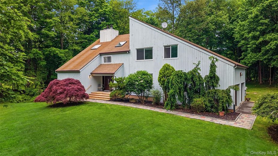 65 Cliffside Lane