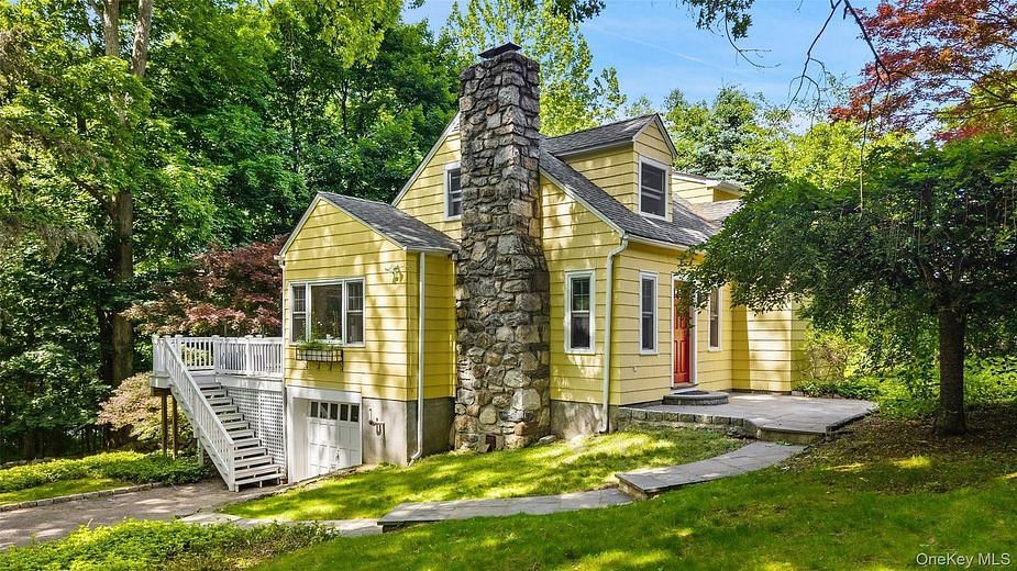 65 Laurelton Road
