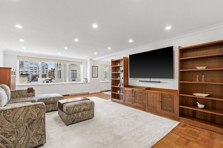 650 Park Avenue #12C