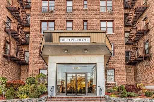 Image 1 of 14 for 650 Warburton Avenue #6A in Westchester, Yonkers, NY, 10701