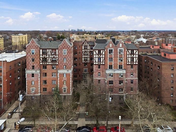 651 N Terrace Avenue #6J