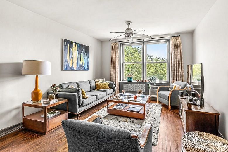651 Vanderbilt Street #5W