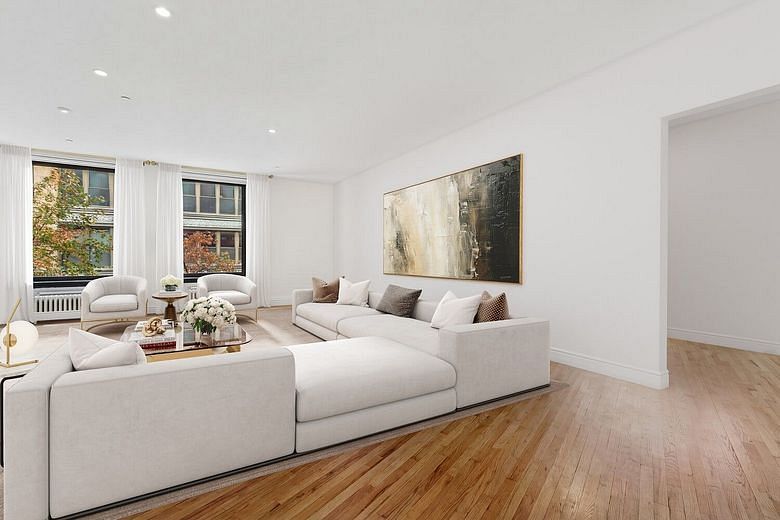 652 Hudson Street #2E