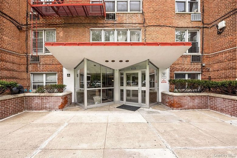 6535 Broadway #2A