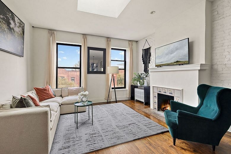 654 Carroll Street #4L