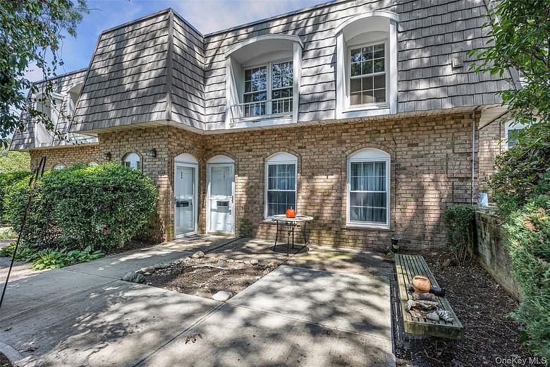 655 Middle Country Road #1G1