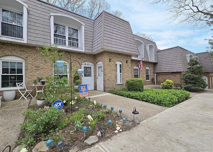 655 Middle Country Road #2-2E2