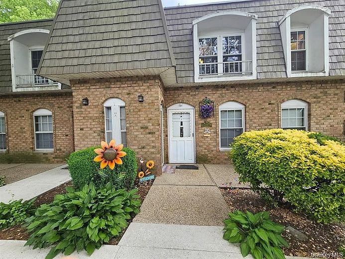 655 Middle Country Road #2H2