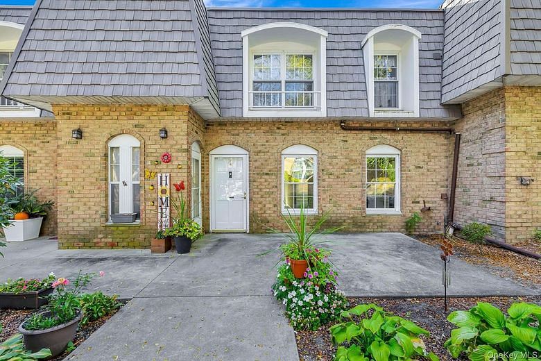 655 Middle Country Road #7B1