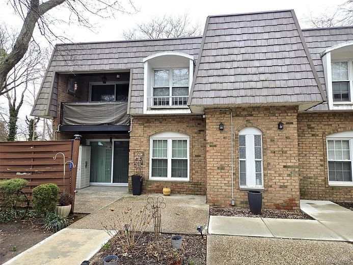 655 Middle Country #6A2