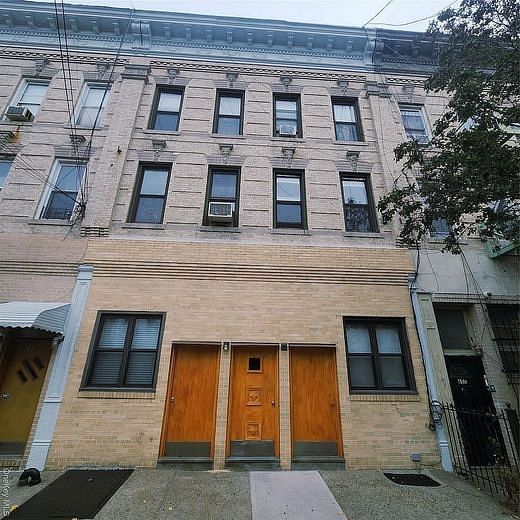 655 Woodward Avenue