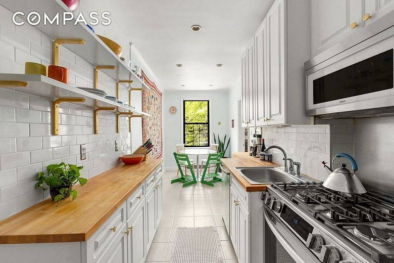 657 East 26th Street #1G