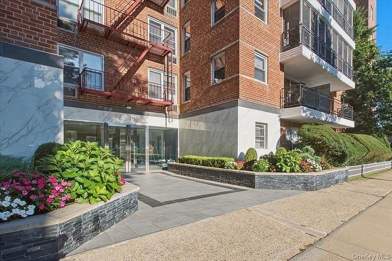 66-15 Thornton Place #4G