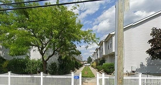 66 Henry Street #19