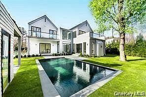 66 Hillside Drive E