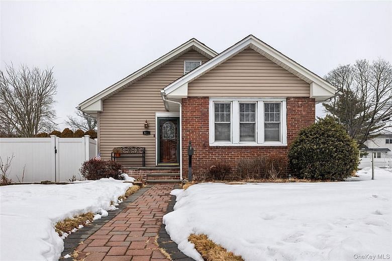 661 Saint Lukes Place