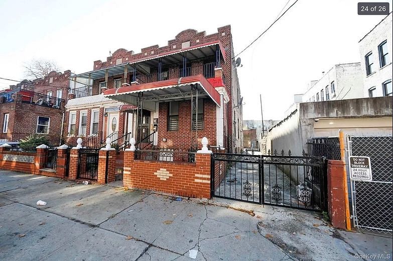 662 Riverdale Avenue