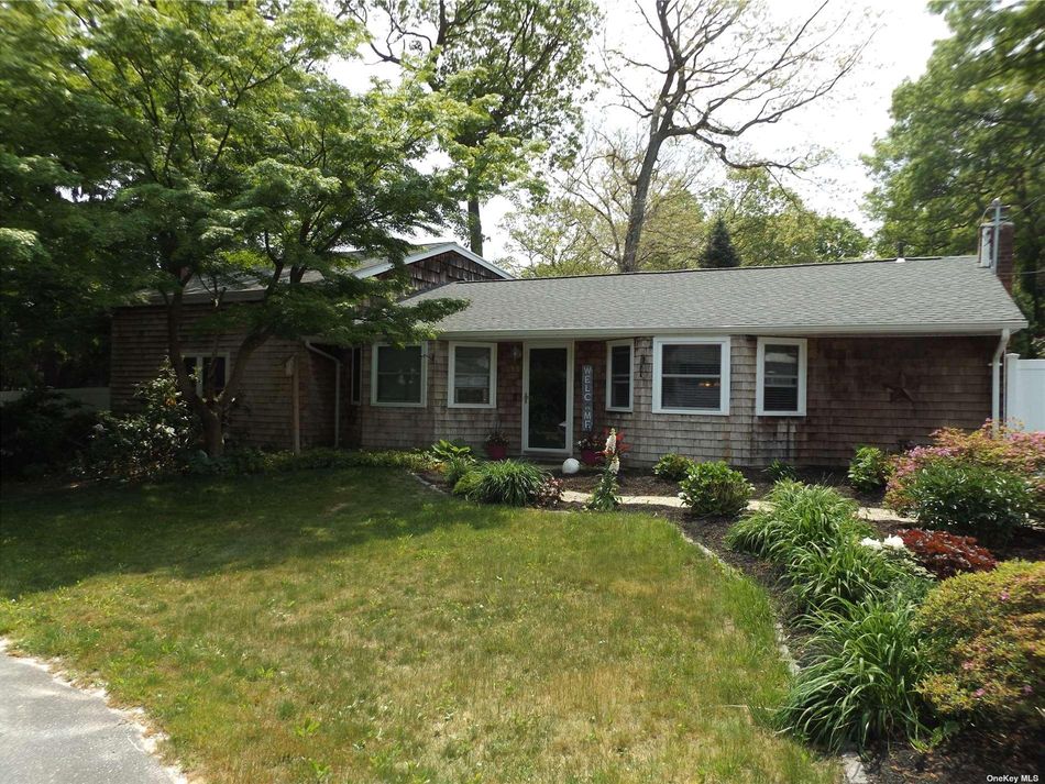 Image 1 of 36 for 26 Laurel Street in Long Island, Centereach, NY, 11720