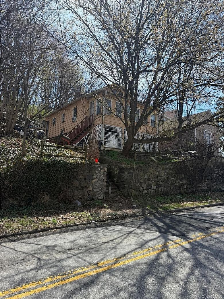 665 N Division Street