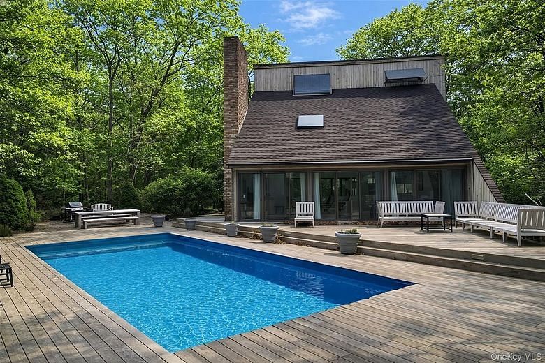 669 Hands Creek Road