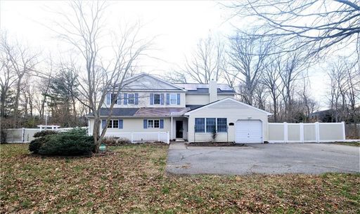 Image 1 of 24 for 4 Wedgewood Lane in Long Island, Miller Place, NY, 11764