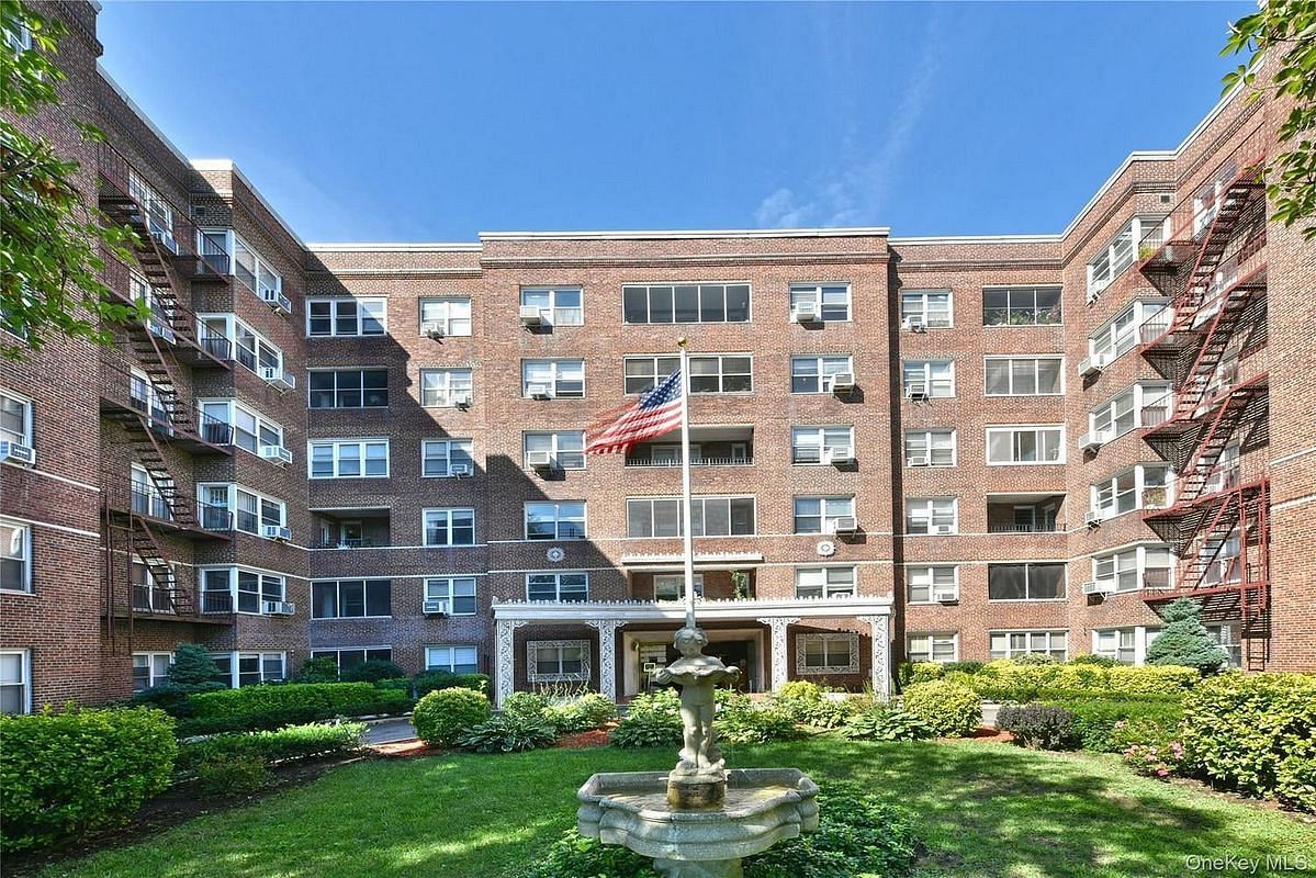 Image 1 of 25 for 67-66 108th Street #D22 in Queens, Forest Hills, NY, 11375