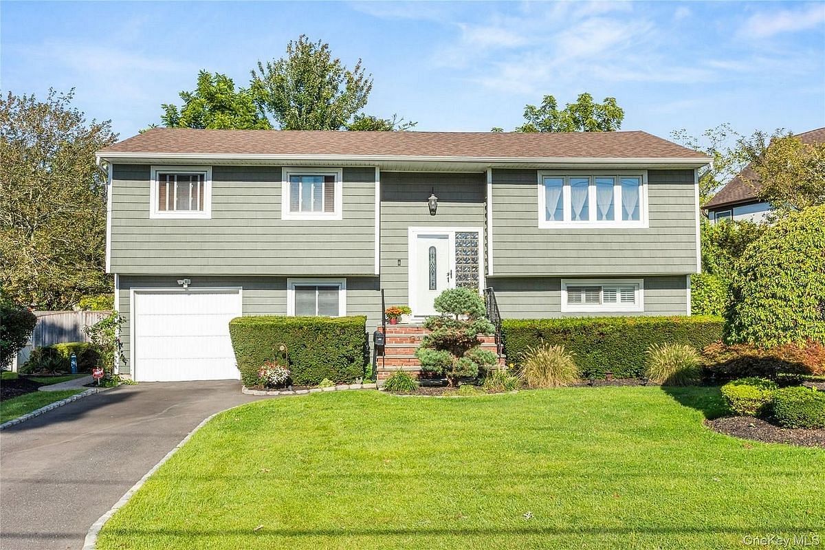 Image 1 of 19 for 67 Hemlock Lane in Long Island, Islip, NY, 11706