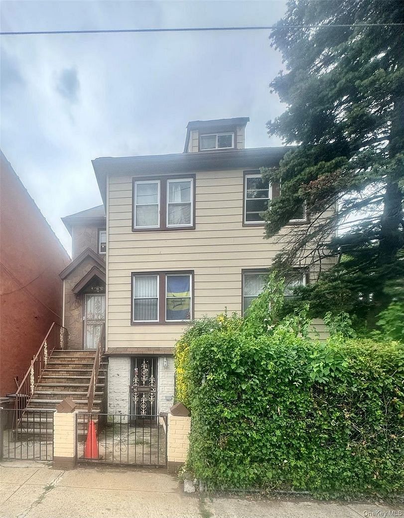 670 E 98th Street