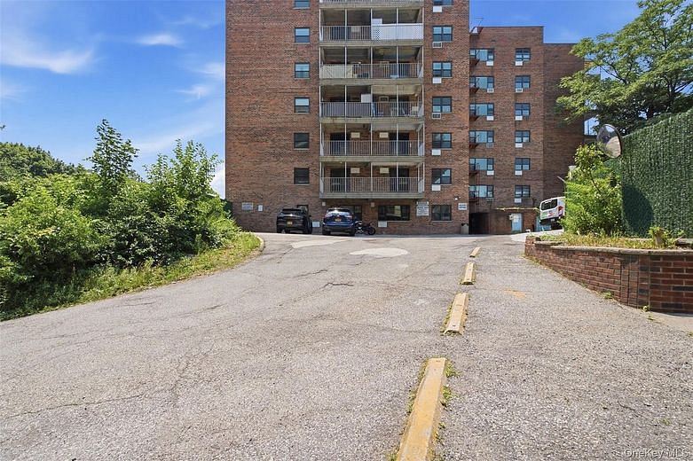 671 Bronx River Road #2N