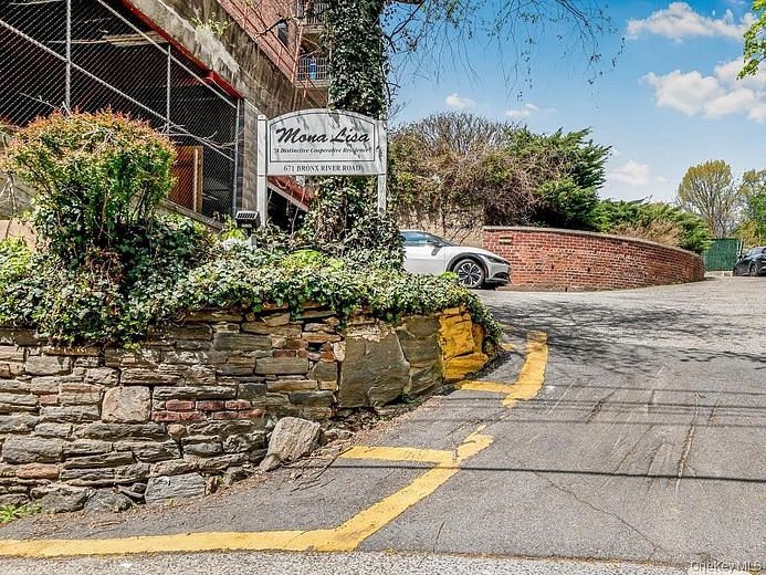 671 Bronx River Road #6L