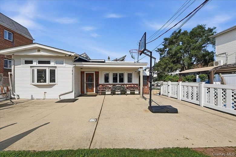 672 Drew Street