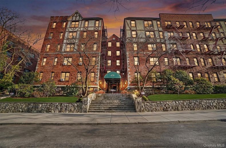 673 Locust Street #1F