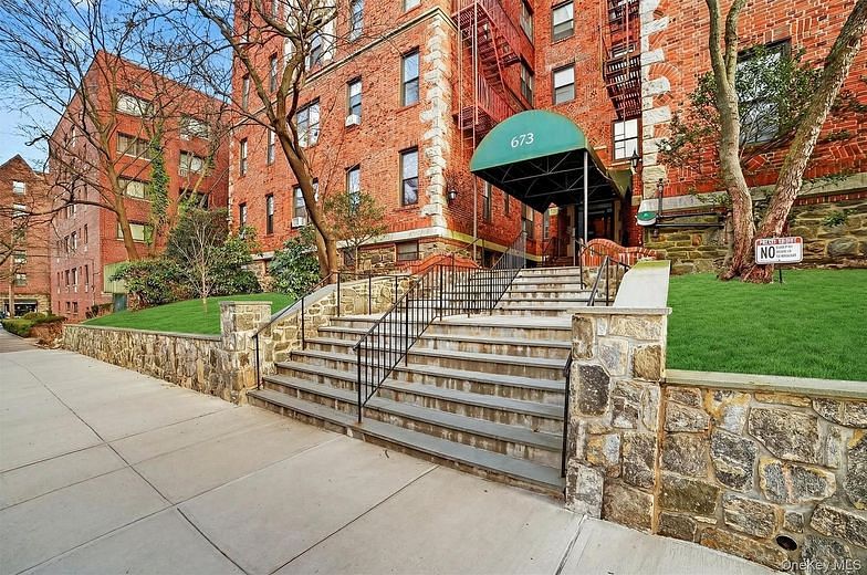 673 Locust Street #1F