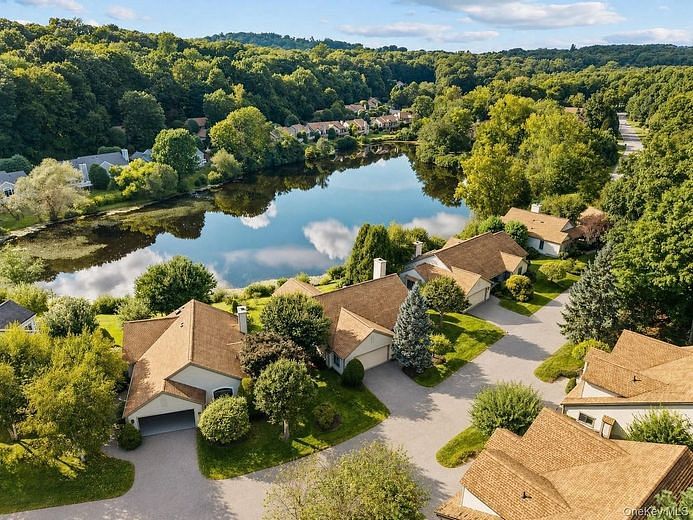 675 Heritage Hills #D
