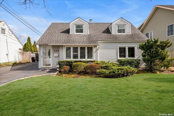 Image 1 of 21 for 675 Wyngate Drive E in Long Island, Valley Stream, NY, 11580
